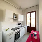 Comodo E Pratico Nel Cuore Pulsante Di アパート *