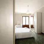 アパート Comodo E Pratico Nel Cuore Pulsante Di *